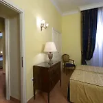 Hotel Chiaja De Charme 3*