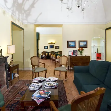 Hotel Chiaja De Charme 3*