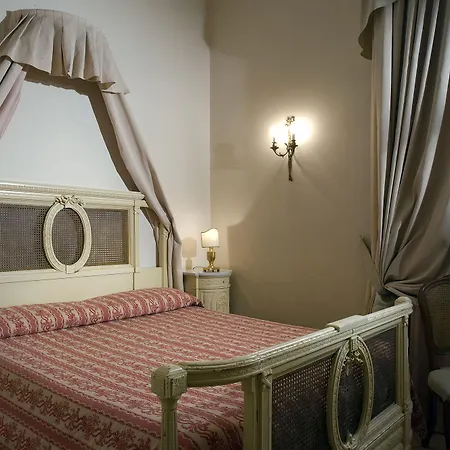Hotel Chiaja De Charme