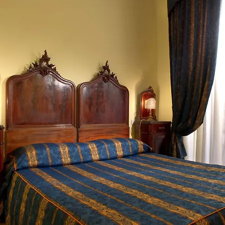 Chiaja De Charme Hotel