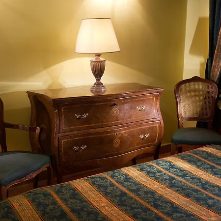 Hotel Chiaja De Charme Naples