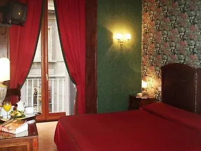 Hotel Chiaja De Charme Nápoles