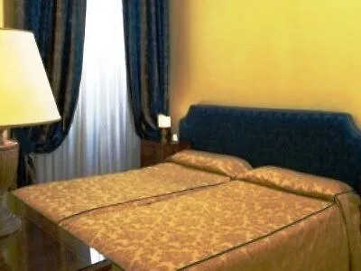 Hotel Chiaja De Charme Nápoles