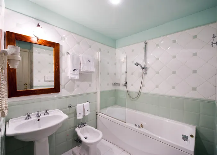 Ξενοδοχείο Chiaja De Charme 3*