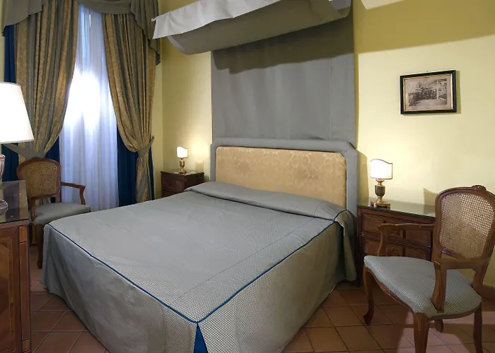 Chiaja De Charme Otel 3*