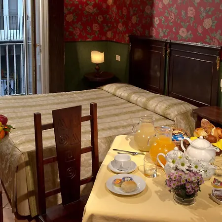 Hotel Chiaja De Charme Naples