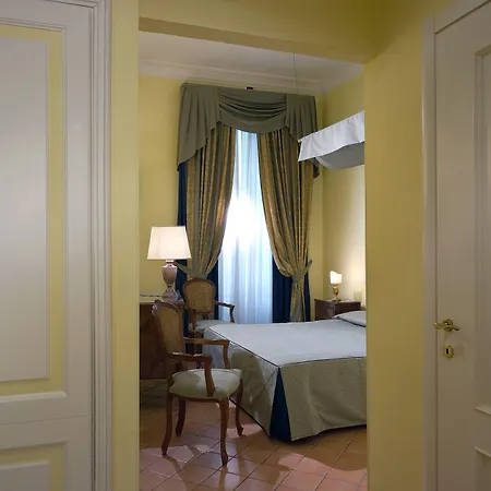 Hotel Chiaja De Charme Naples