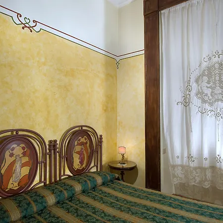 Chiaja De Charme Naples