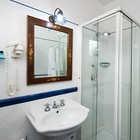 Hotel Chiaja De Charme Naples