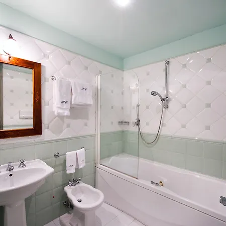 Hotel Chiaja De Charme 3*