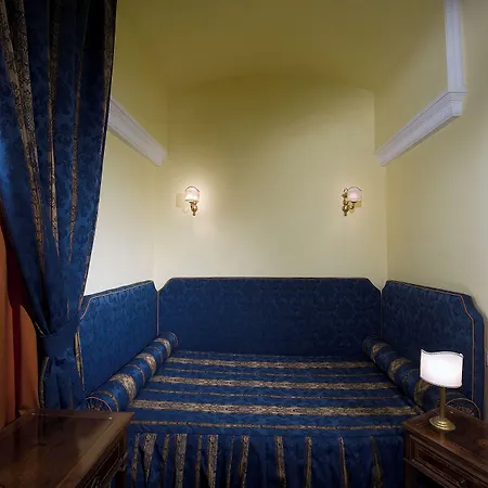 Chiaja De Charme Hotel