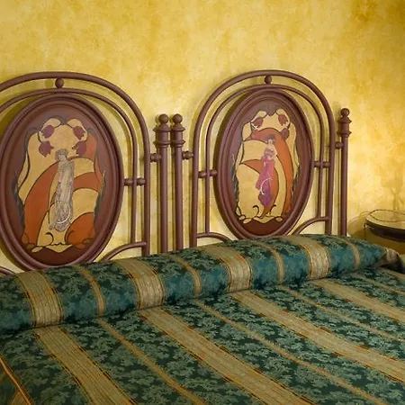 Hotel Chiaja De Charme Naples