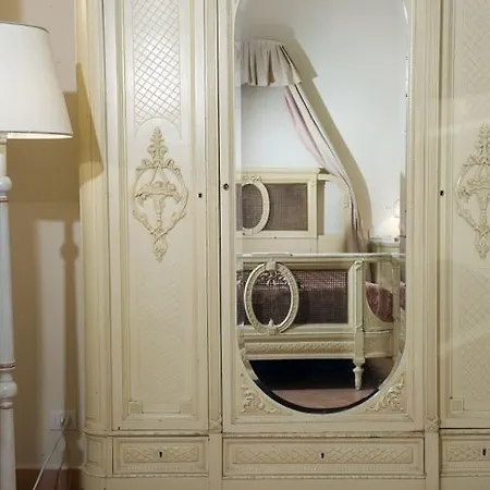 Chiaja De Charme 3* Naples