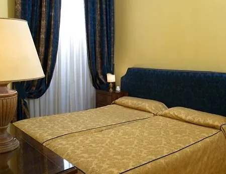 Chiaja De Charme Hotel 3*